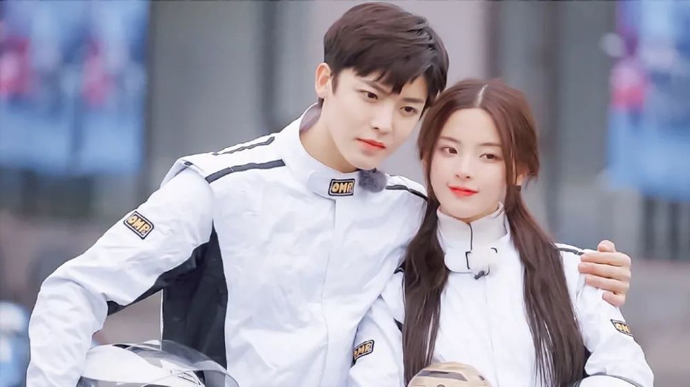 他们还有个好听的cp名——"明越夜"那就是侯明昊和杨超越!