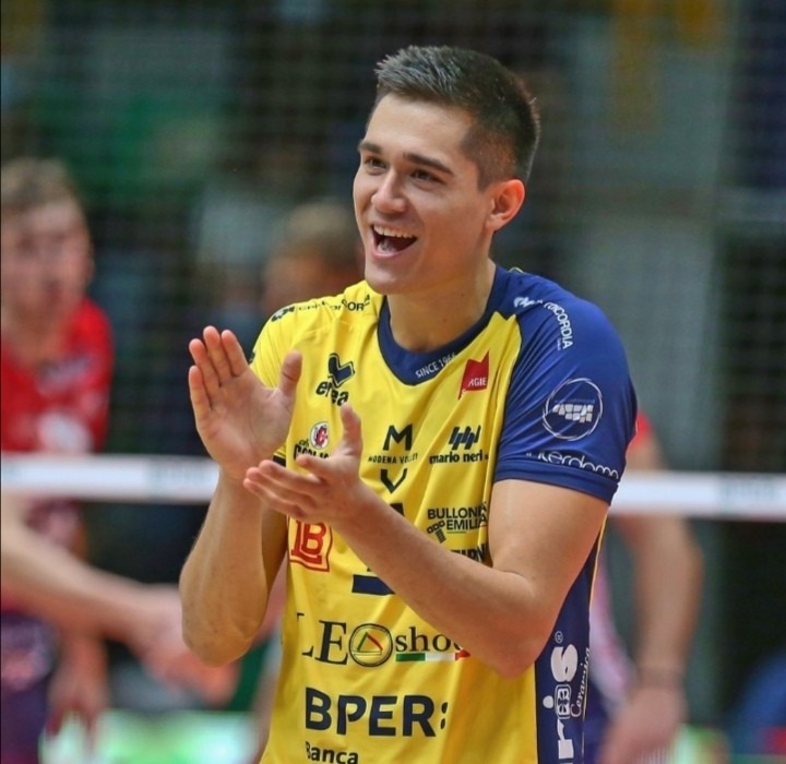 克里斯滕森20岁就入选美国国家队,在美国队八年里,收获了2016年里约