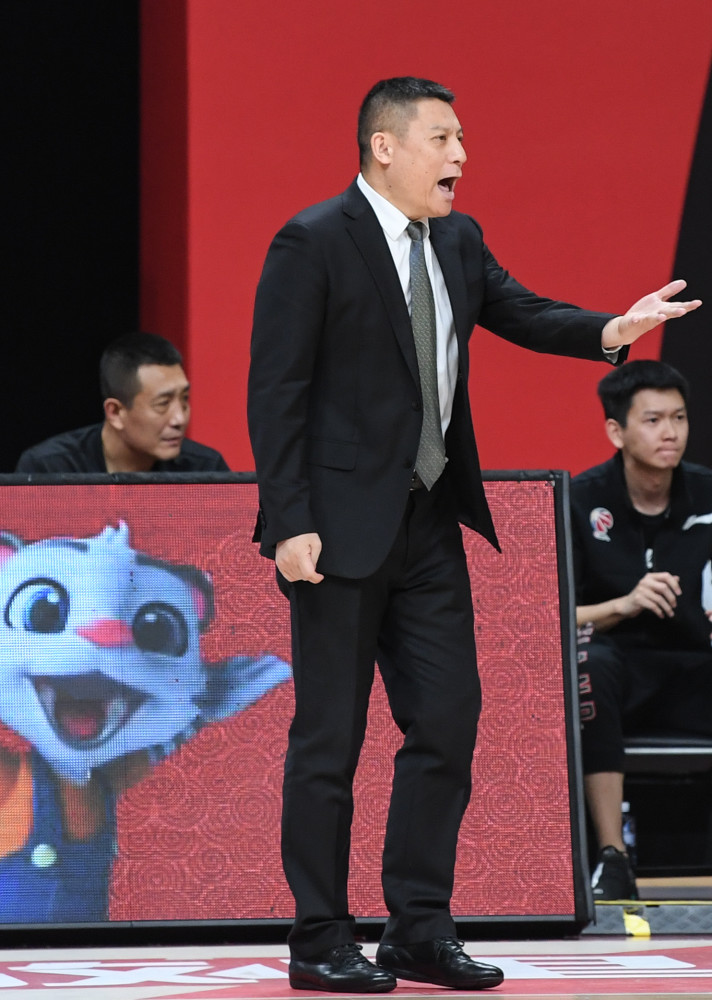 新华社记者 翁忻旸 摄1月29日,吉林九台农商银行队球员丁皓然(右一)