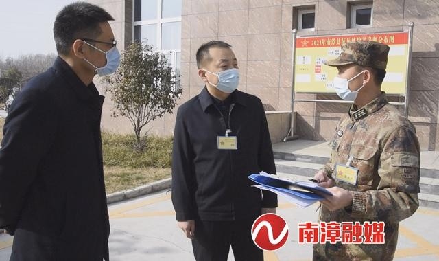 县政府办公室主任杨海涛参加活动.