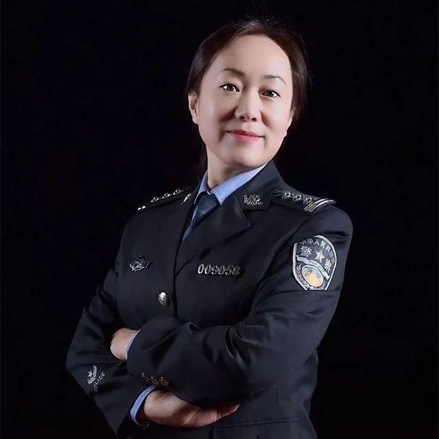 苏雨景吕仁杰,女,山东省作家协会会员,中国诗歌学会会