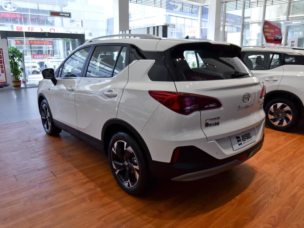 尺寸不小的小型suv,价格实惠,实拍传祺gs3_腾讯新闻