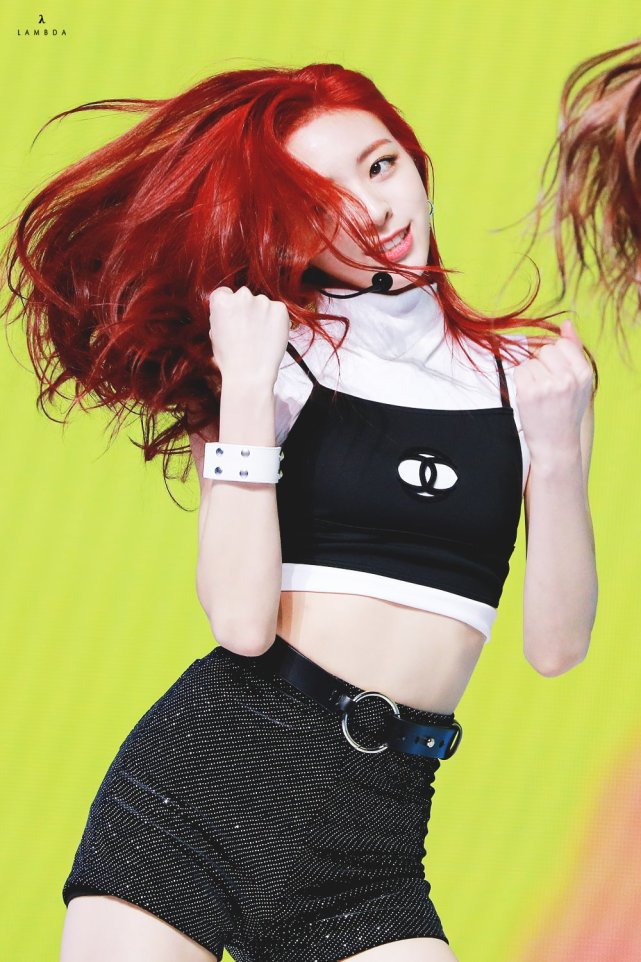 blackpink——朴彩英:blackpink——金智秀:《apple》打歌期去了周偶