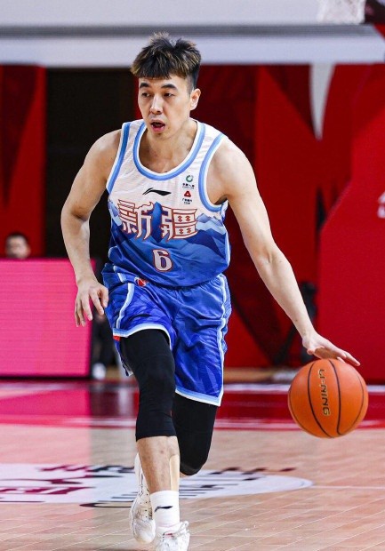 后者韧带损伤已经缺席多达5场比赛,后卫刘力鹏骨折确定将长时间缺席