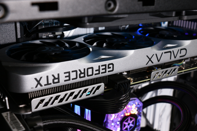 新年装机推荐影驰金属大师颠倒世界