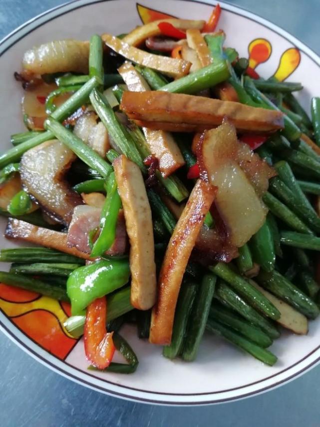 重庆特产传说340又到腊味飘香时快来整一盘城口粉粑粑炒腊肉