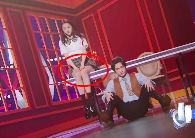 这次《王牌对王牌》关晓彤的舞蹈让大家都觉得进步很多,临场反应能力