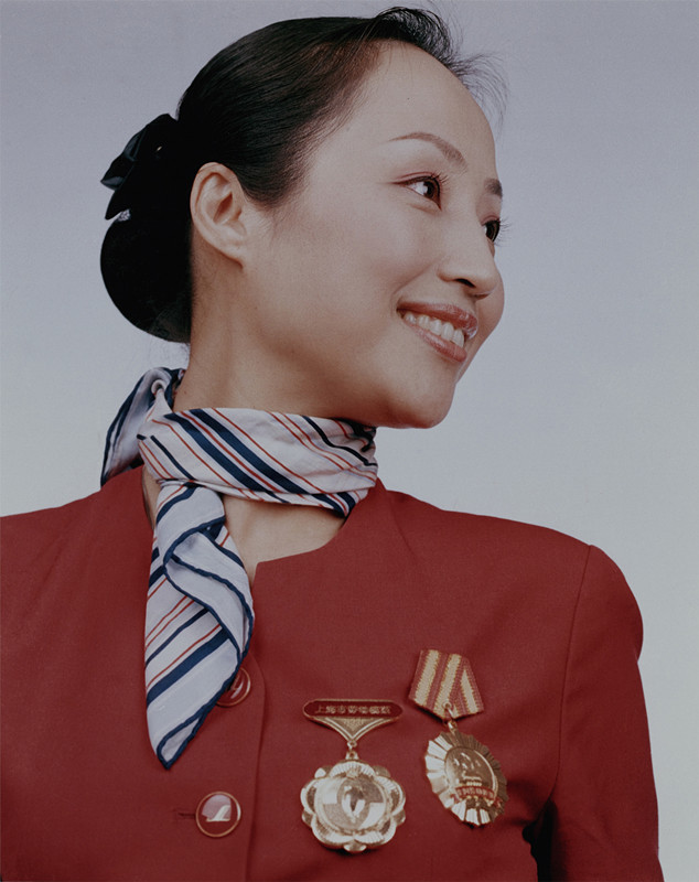 谢荣生《全国劳模吴尔愉》,摄影,1999年