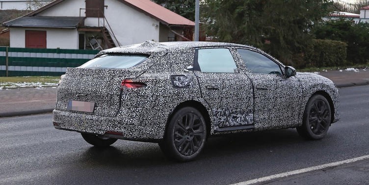 全新雪铁龙c5谍照曝光