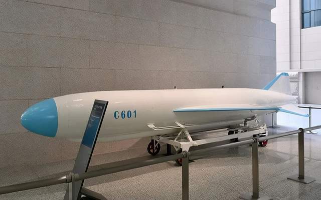 6d型轰炸机和50枚配套的鹰击6型空舰导弹(出口型号为c601型反舰导弹)