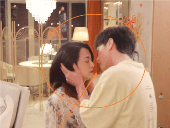 41岁姚晨与30岁白宇拍吻戏放大看两人唇部隔着屏幕都让人脸红