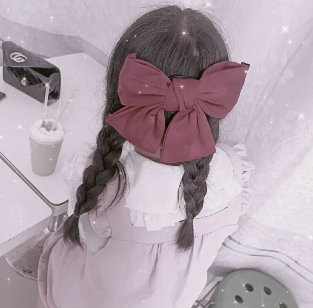 可爱真人蝴蝶结女头,解不开的心结,就把他系成蝴蝶结吧._腾讯新闻