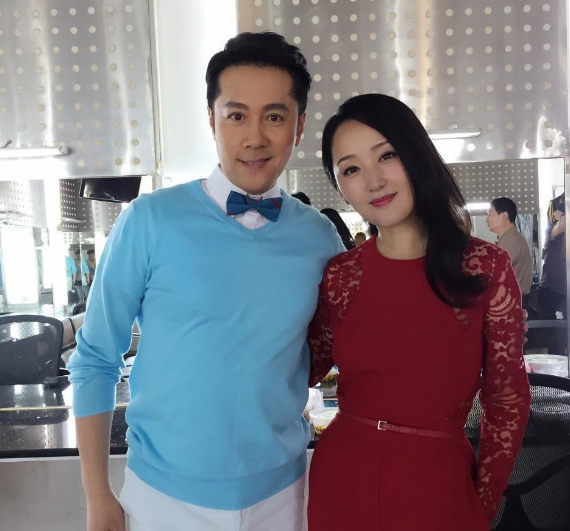 世家的蔡国庆,小时候,父母就对他期望非常高,因为父母都是歌唱演员