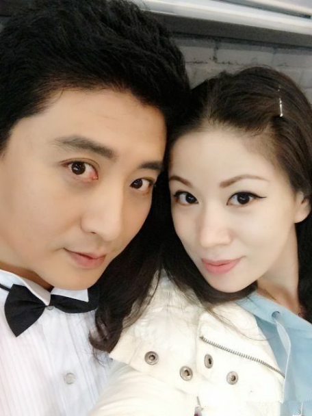 周炜老婆高明婷多大图片