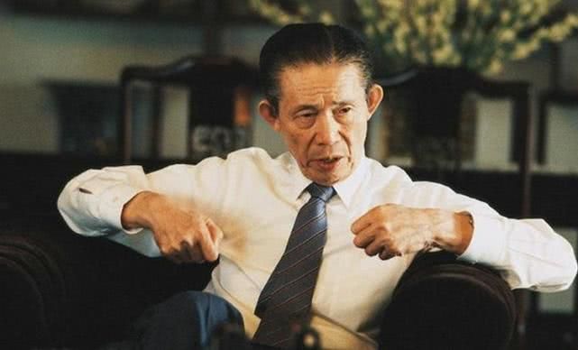 破产后没钱看病,保姆借5千元给他,今他再赚千亿保姆也鸡犬升天