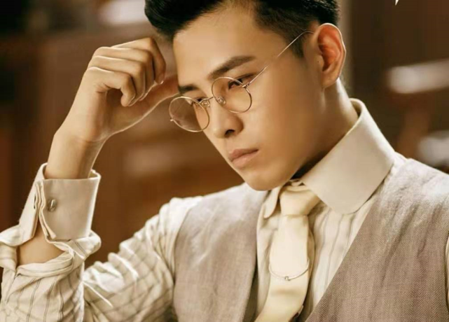 《正青春》中的"但丁":与吴谨言搭档3次,出道7年仍未走红