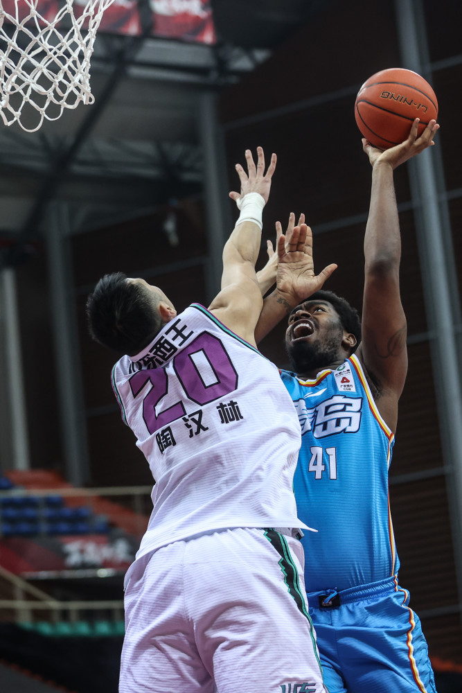 (体育)篮球——cba第二阶段:青岛每日优鲜胜山东西王(3)