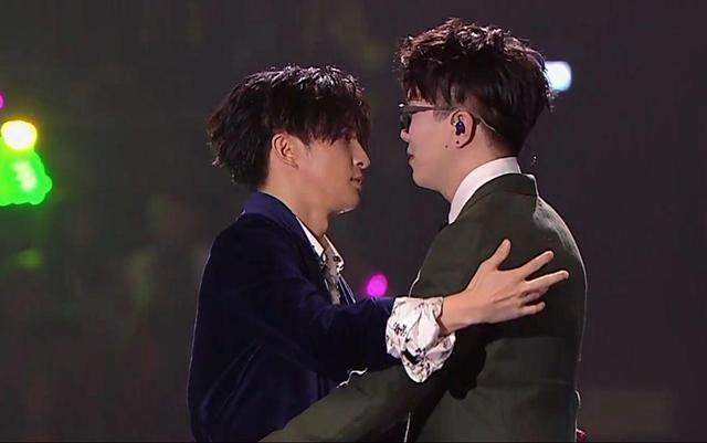 张碧晨再次声明从未录过"不雅视频",华晨宇不看好毛不易引争议