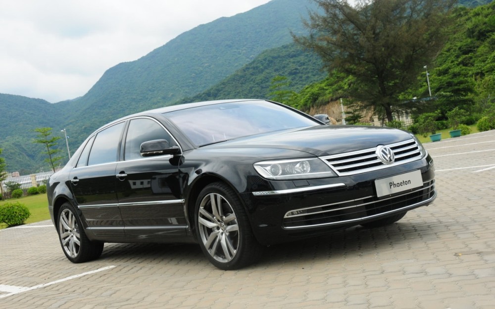 大家常说买辉腾的消费者比较低调,但需要说明的是买v8辉腾及w12辉腾的