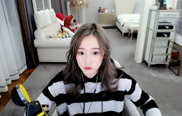 囧囧丸回来直播不为挣钱,而是报答师傅恩情,会直播到