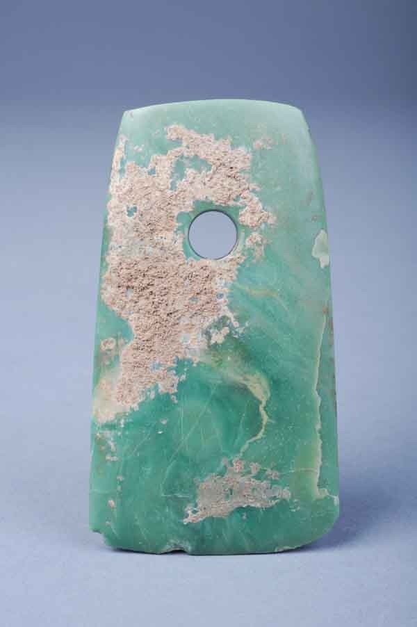 云上博物馆文物背后的故事新石器时代龙山文化穿孔玉斧