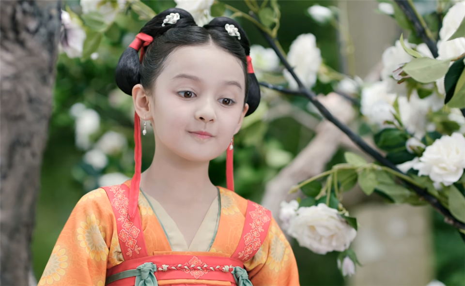 风起霓裳终于摆脱少女雷点却又被傻白甜拖累逻辑漏洞满满