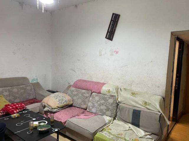 还原b站up主"墨茶":一个虚拟主播是如何被生活"杀死"的