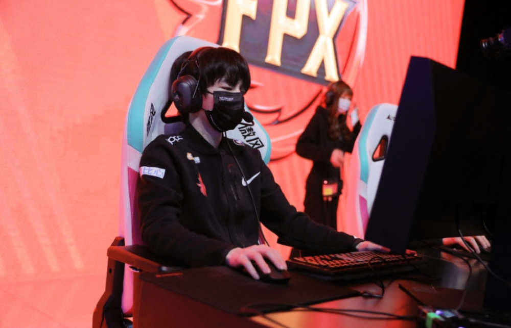 fpx横扫igbo拿下27个人头刘青松梦回s9