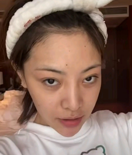 温精灵整容前后差距太大好好的优势没有了还好嘴巴没有变