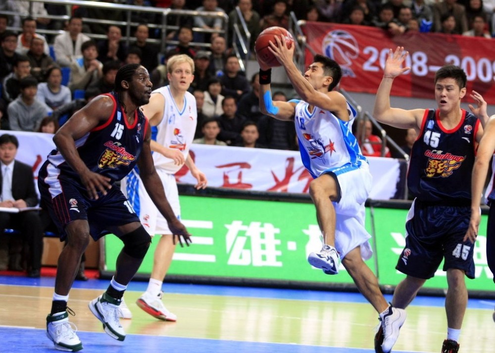 广东在08-09赛季创下了单节1分的纪录