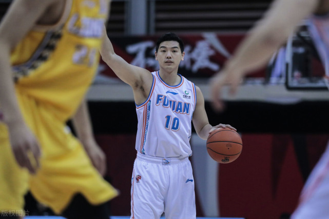 高登35分5板7助,胡珑贸14分13板6助,福建大胜天津不甘垫底