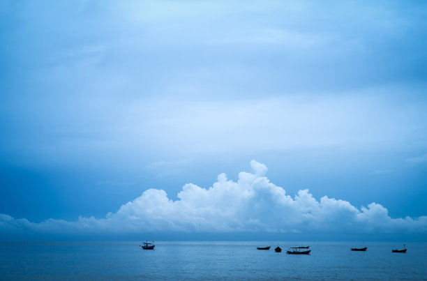 適合看海時發的朋友圈面朝大海的唯美句子