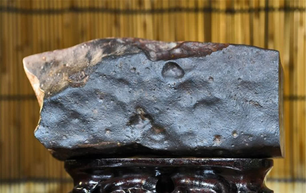 一克陨石高达万元贵州女子5年捡400公斤陨石却从不出售