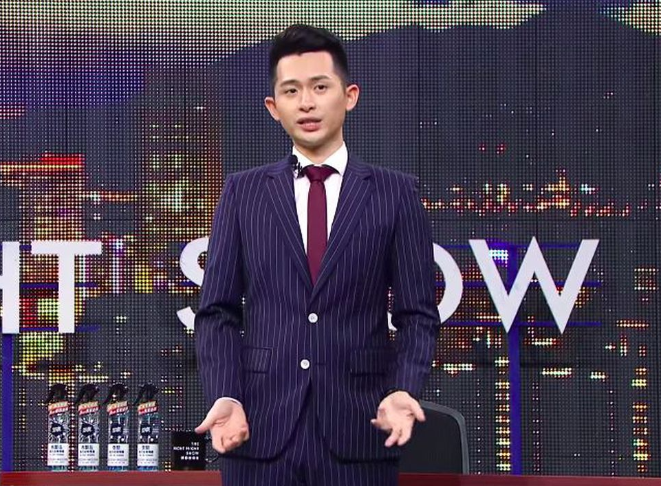 曾博恩的言论一出,迅速遭到台湾网友的"围攻".