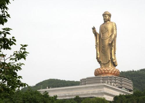 高度有兩百多米,外國遊客看到都退後|美國_旅遊|佛泉寺|佛像|中原大佛