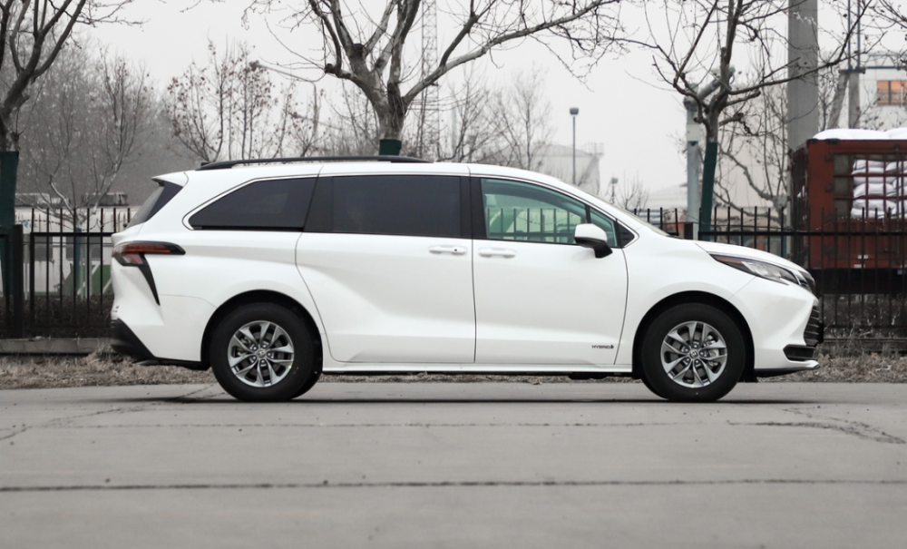 新丰田塞纳来了售价40万以上舒适度可比肩埃尔法