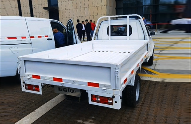 国产最霸气的小货车野马d10实车曝光比五菱征途更实用