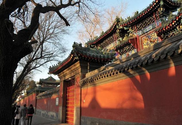 但在北京二环以内,还有部分老北京胡同幸运的遗留下来了,其中在老北京