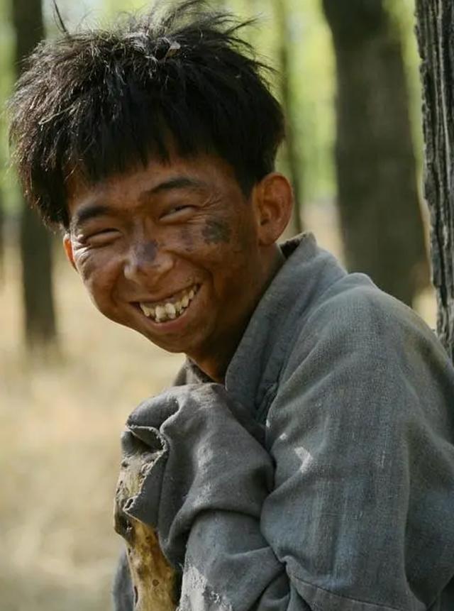 其他长得丑的男演员和他相比,那真是小巫见大巫.