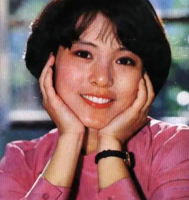 郭凯敏的前妻张芝华图片