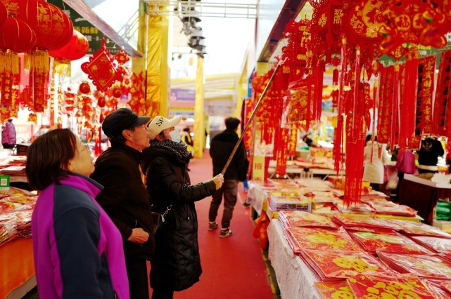 新春走基层甘肃张掖年关将近年味浓