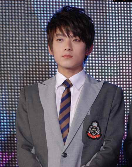 同一年,在陈翔也诞生在了一个普通的家庭当中,此时他的父母陈蓉和