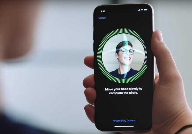 其实大家也不必过分担心,研究团队指出破解人脸解锁需要一定技术,核心