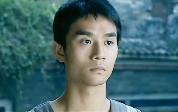 《丑女无敌》播出13年,当年的娘娘腔配角,今成正午阳光香饽饽