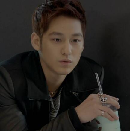 文根英为他公开恋爱,吴涟序与他苦恋1年分手,金范有多优秀