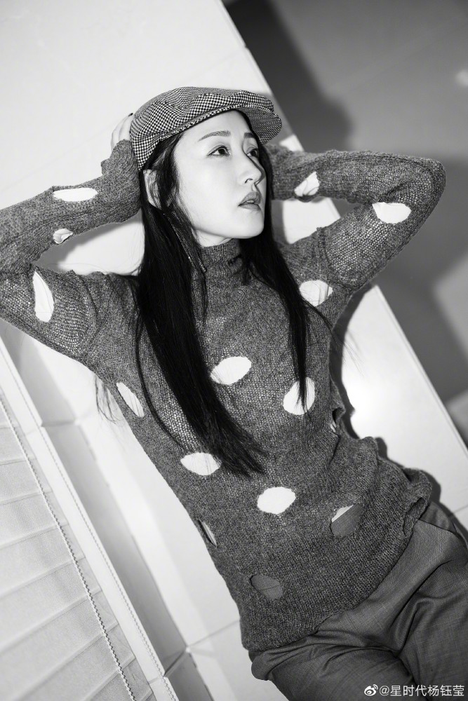 杨钰莹写真,容颜俏丽,不老的女神