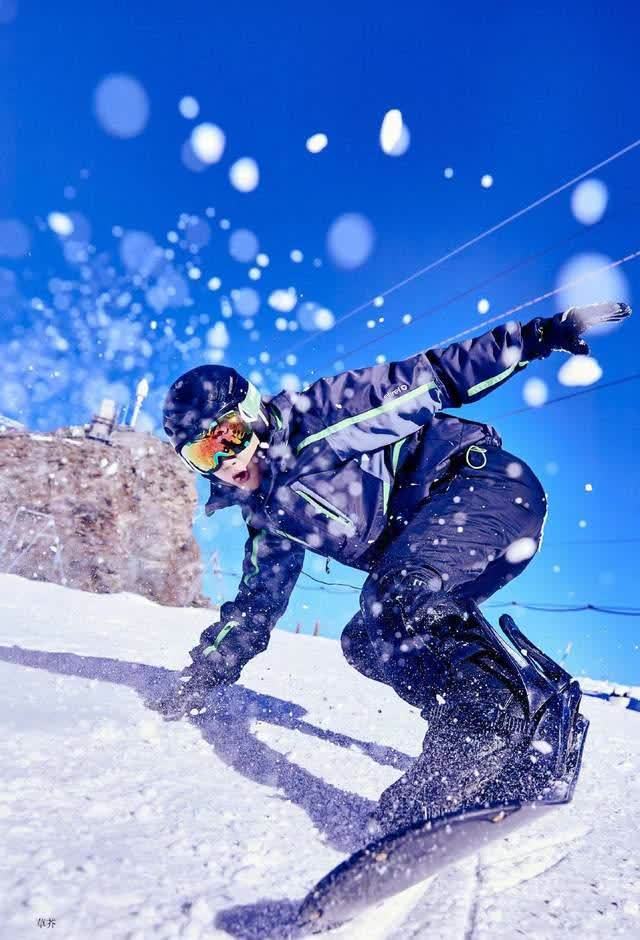 肖战滑雪的图片高清图片