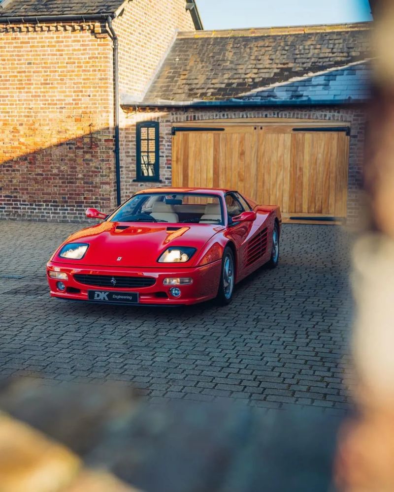 当年限量501台的法拉利f512m