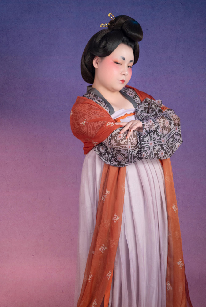 她把汉服穿出大唐风韵,获无数网友点赞_腾讯新闻