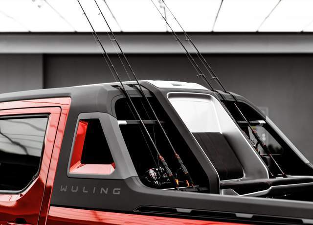 钓鱼人有福了!五菱征途小皮卡将上市,外观帅气,货斗里带座椅